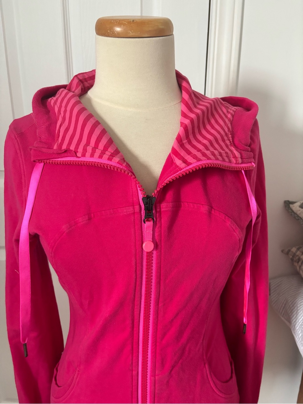 lululemon athletica Bright Fuchsia Hooded Zip Jacket